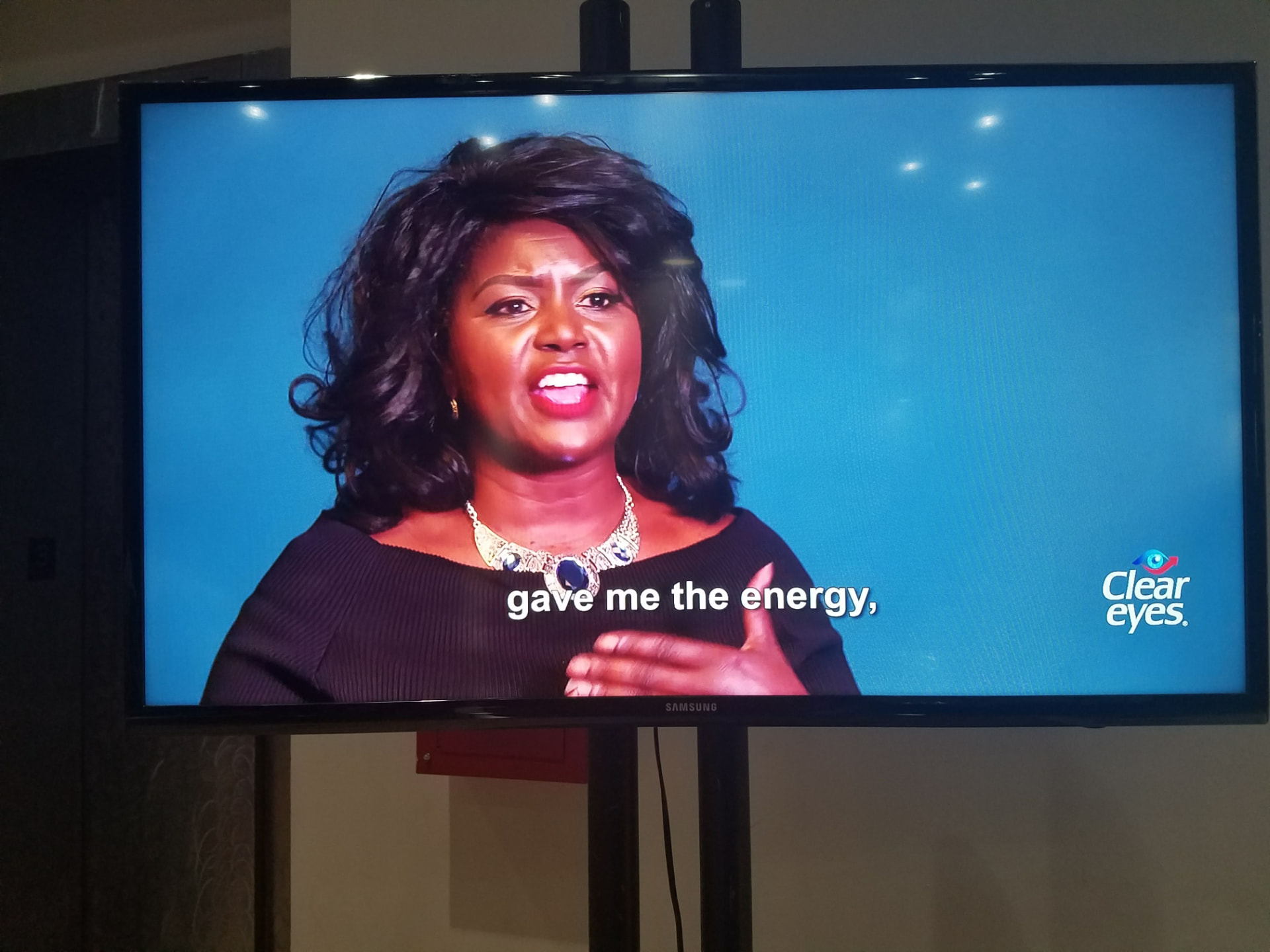 Cynthia Harper speaking in the Clear Eyes commercial on screen